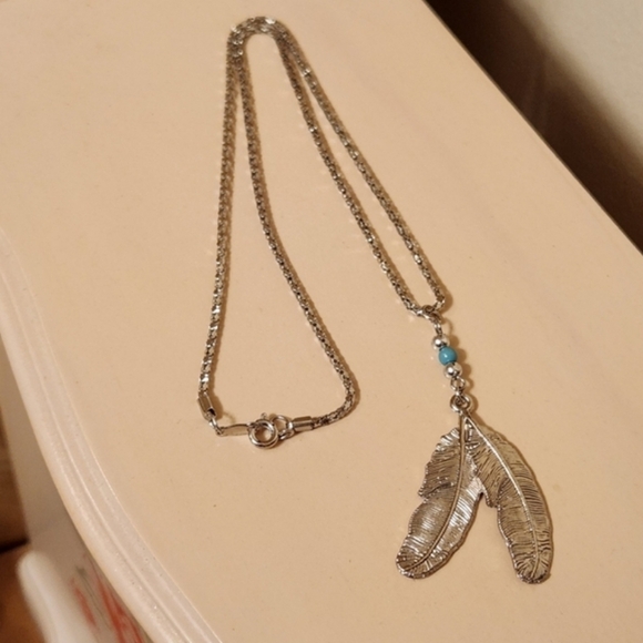 ⭐️ x2 HOST PICK ⭐️ Free People Double Feather Necklace - Picture 4 of 4